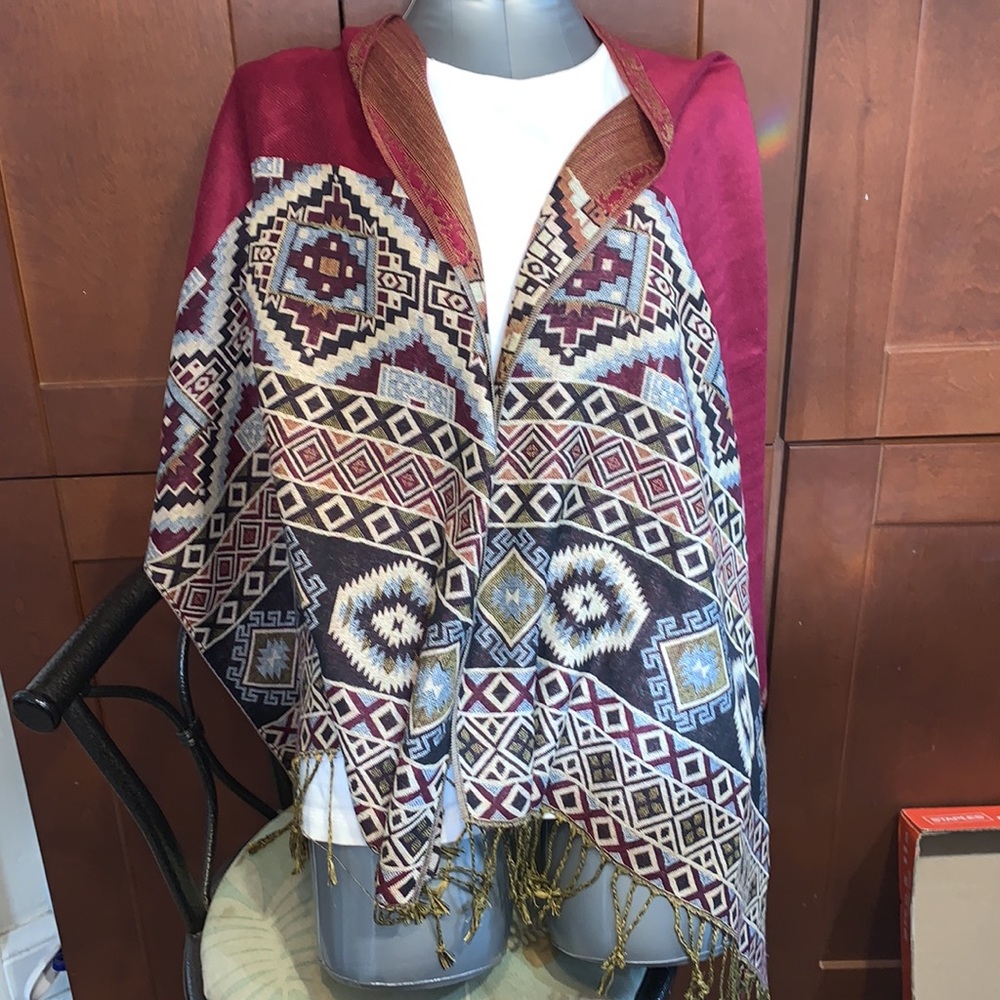 Thick shawl or scarf, heavier and warmer